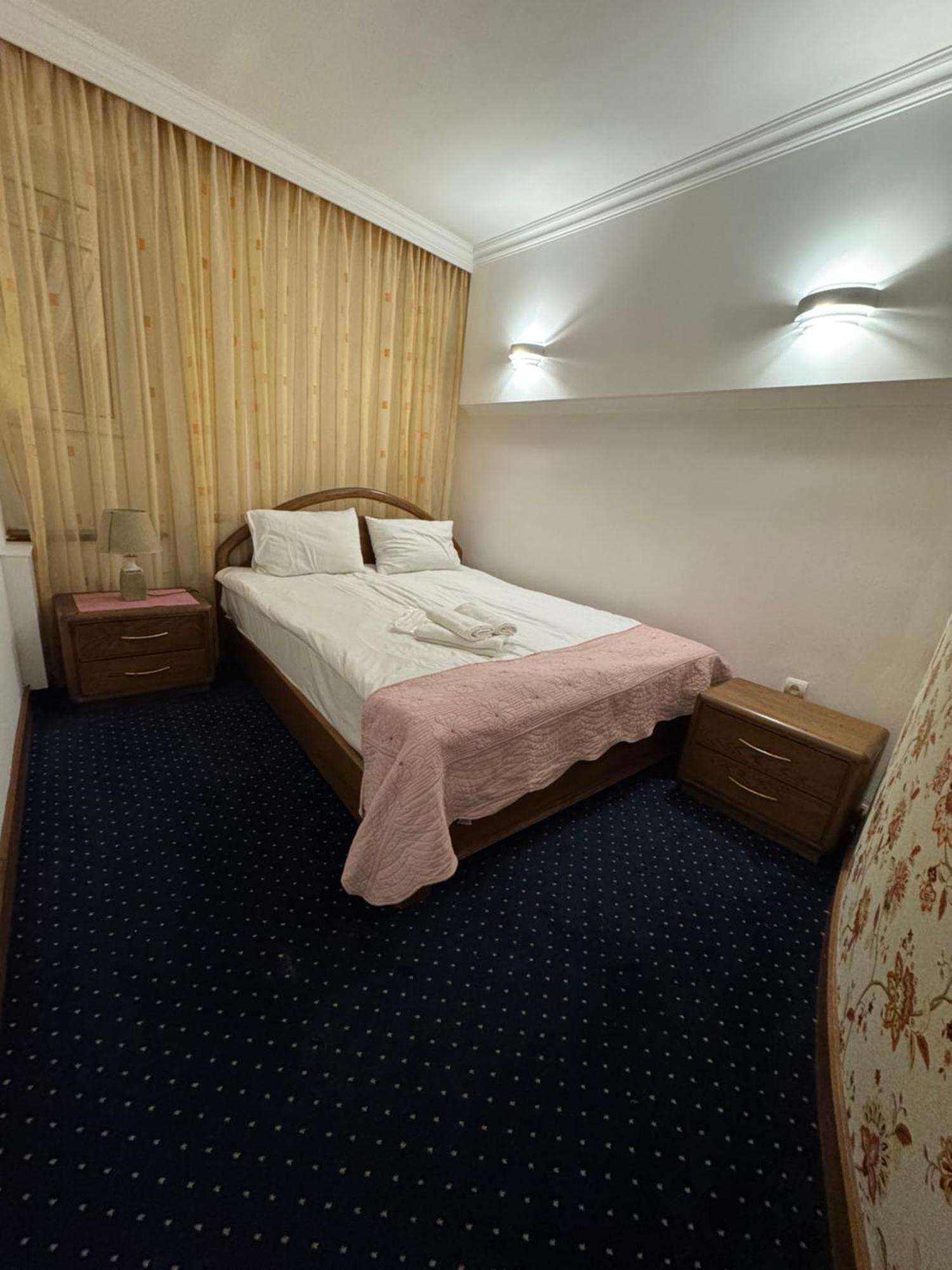 No Problem Hotel Yerevan Exterior photo